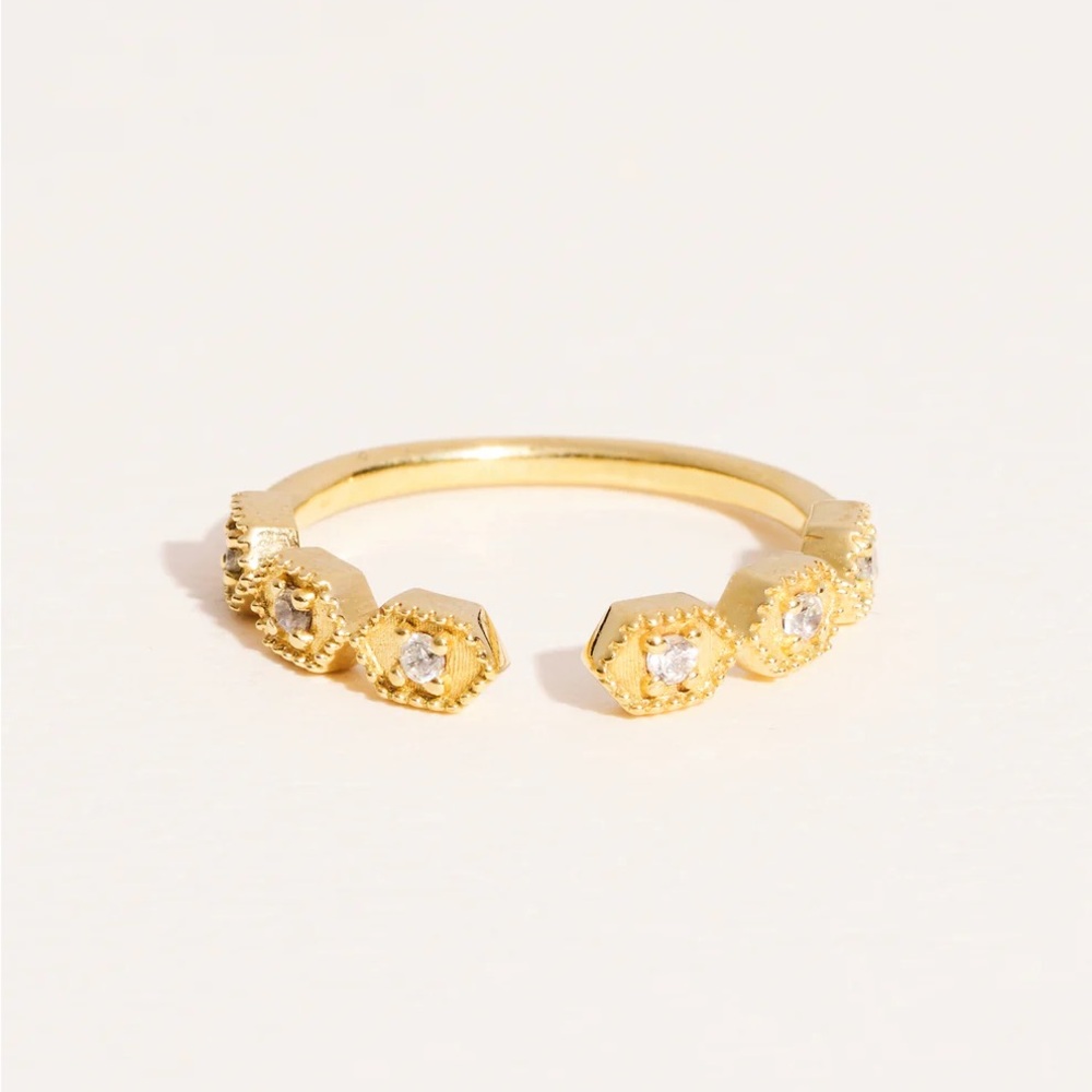 Be Maad Tara Ring in white zircons